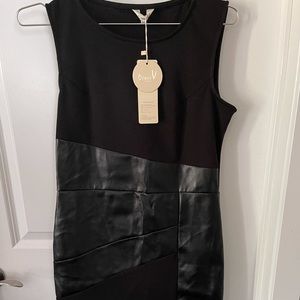 Sleeveless mini by Dress V fashion